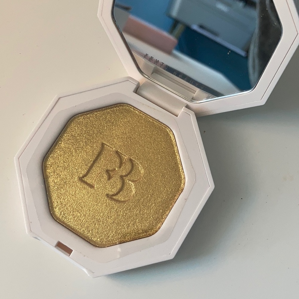 COPY - Fenty Highlighter